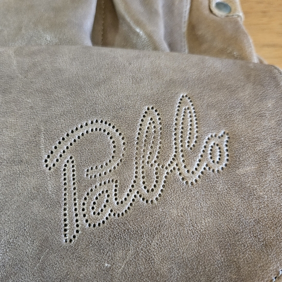 Pablo - Made in France - Brown Leather Messenger Style Crossbody Bag - Picture 8 of 16